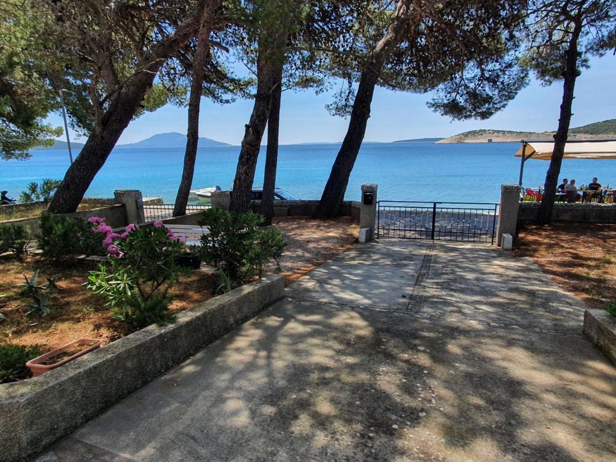 Sidus Maris, Spacious Seaside Apartment With Free Parking Martinšćica Екстериор снимка
