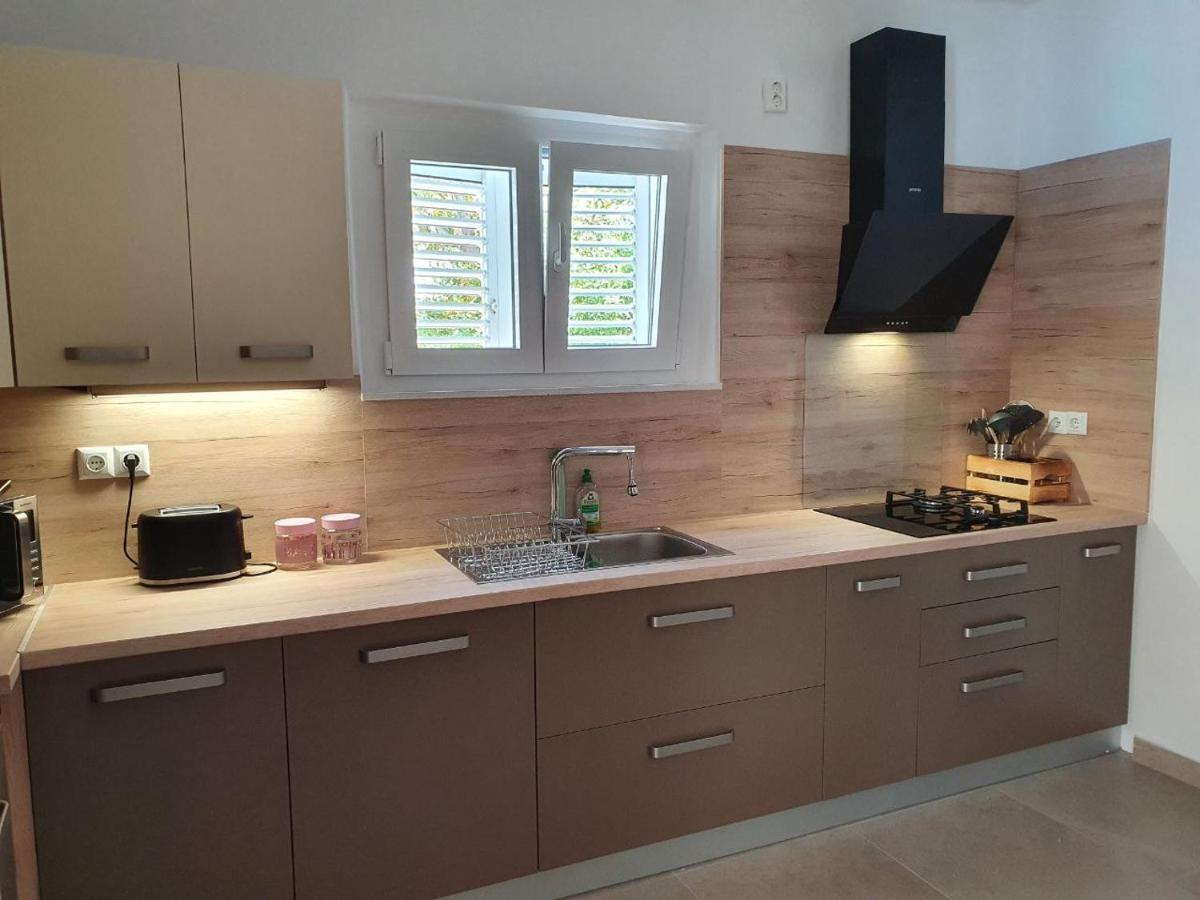 Sidus Maris, Spacious Seaside Apartment With Free Parking Martinšćica Екстериор снимка