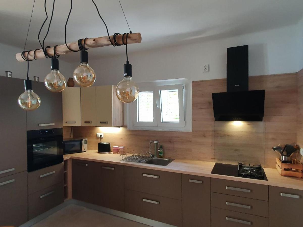 Sidus Maris, Spacious Seaside Apartment With Free Parking Martinšćica Екстериор снимка