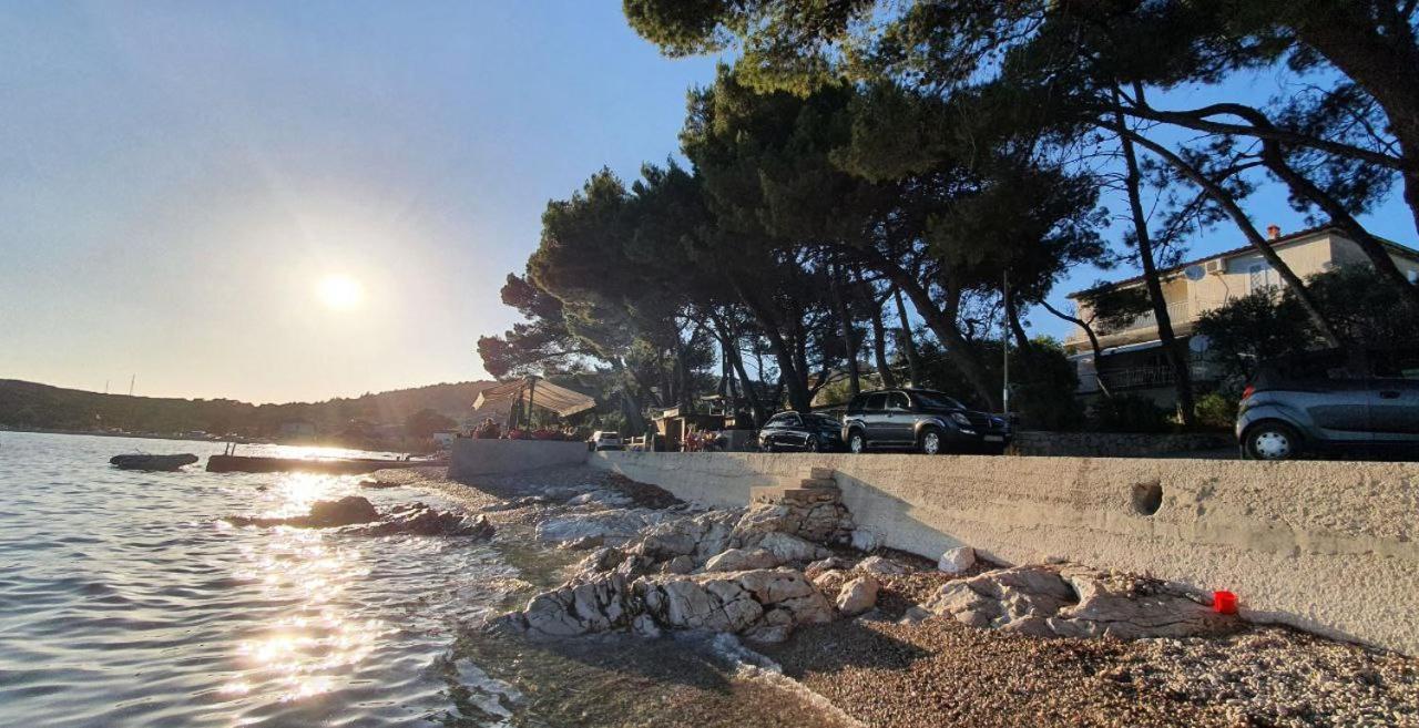 Sidus Maris, Spacious Seaside Apartment With Free Parking Martinšćica Екстериор снимка