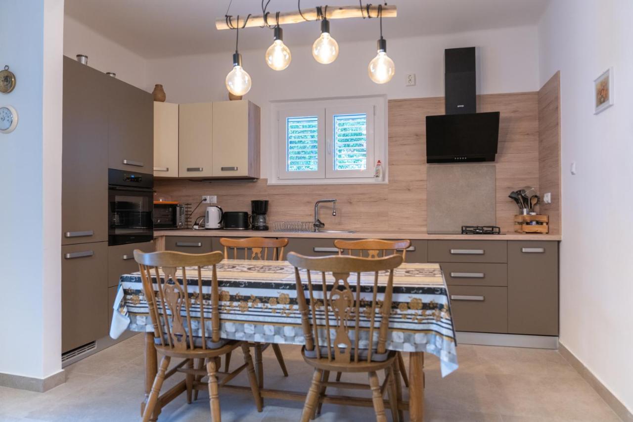 Sidus Maris, Spacious Seaside Apartment With Free Parking Martinšćica Екстериор снимка